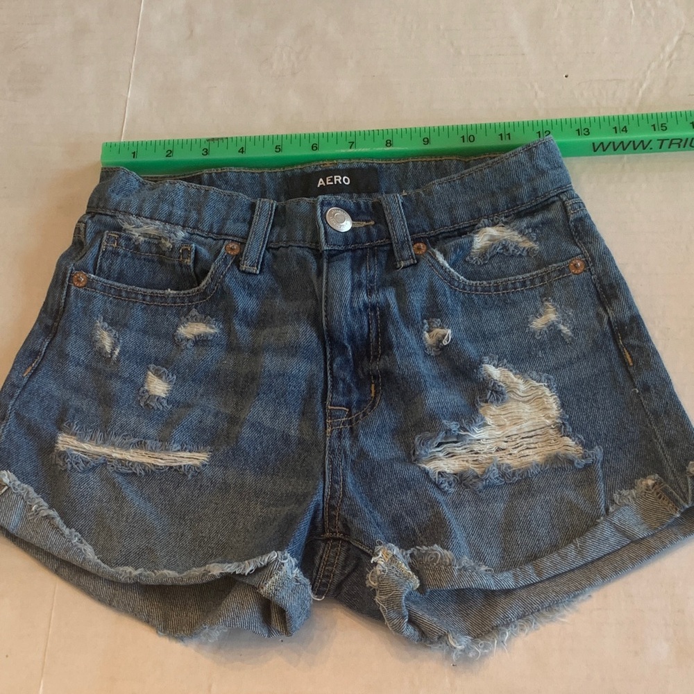 Aero Women's Ripped Blue Jean Shorts Mom short size 00